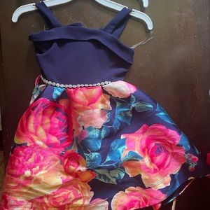 Girls dress with flowers